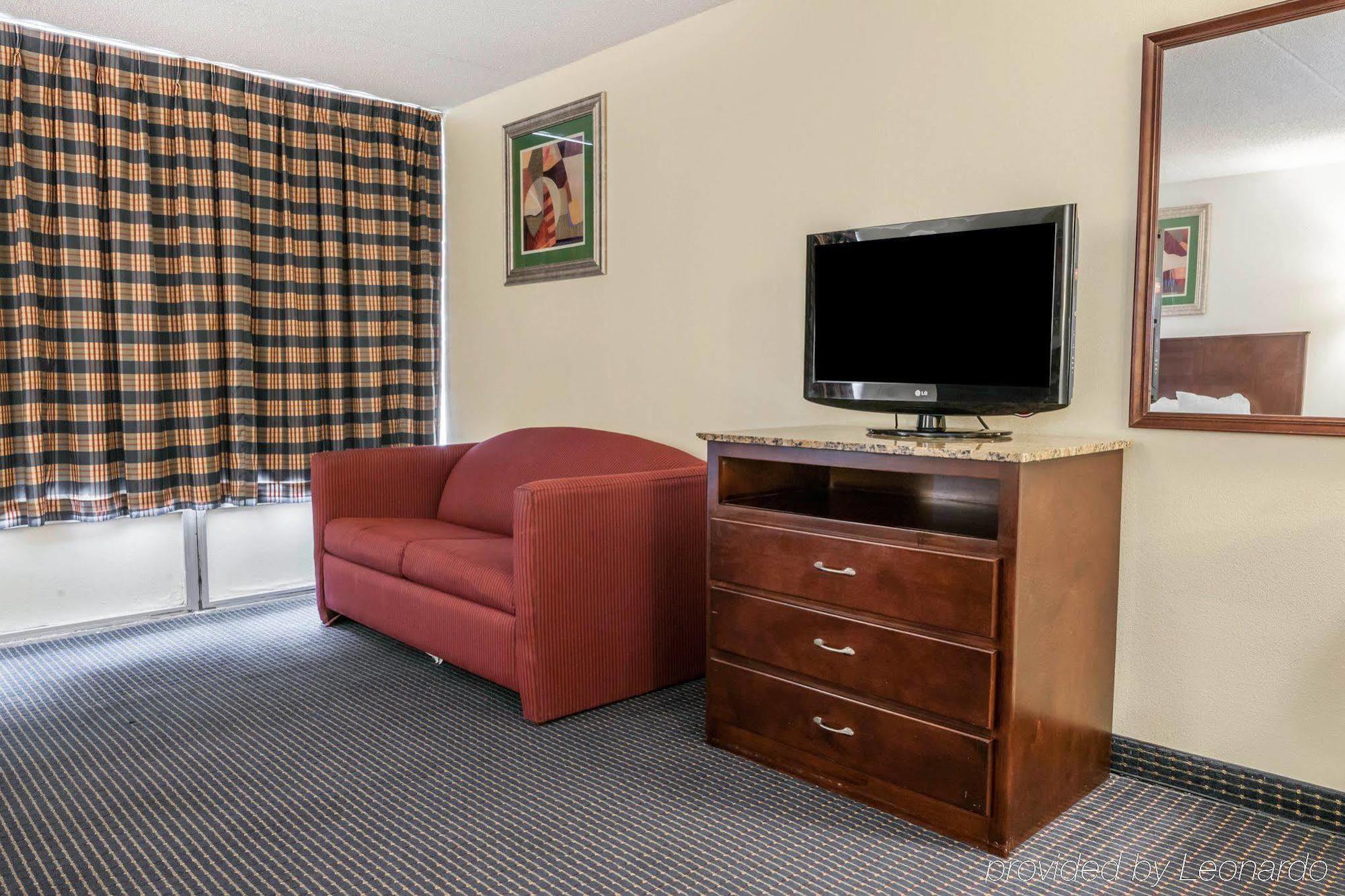 Quality Inn & Suites Lafayette I-65 Exterior photo